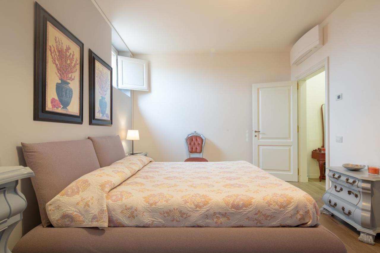 Stunning & Luxurious 1Br Apt 1 Min Walk By Duomo 피렌체 외부 사진